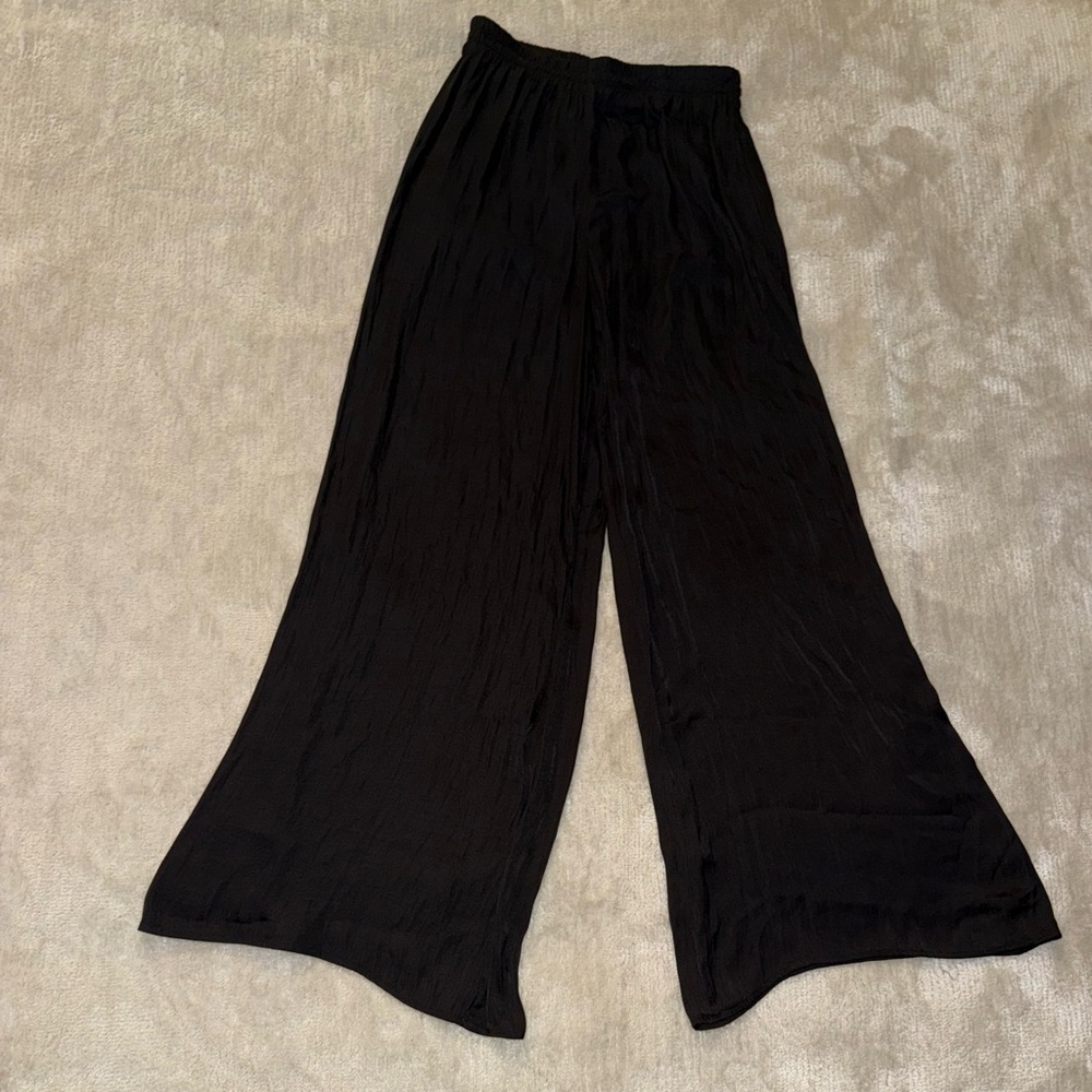 Zara Black Trousers Sleek Modern Design